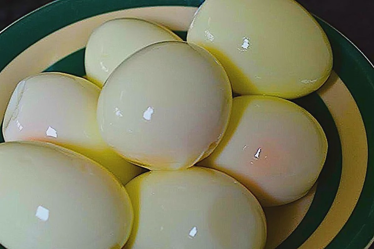 Uova sode in una ciotola
